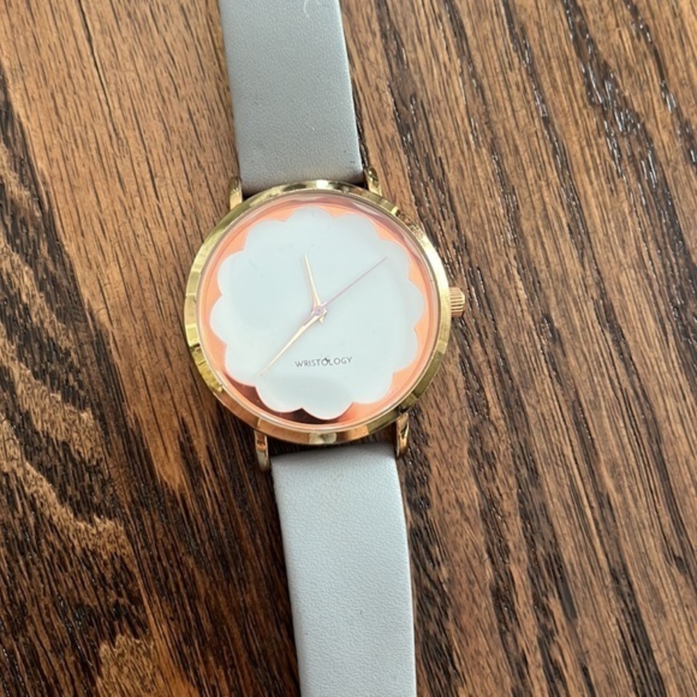 Wristology scallop face watch with gray leather band